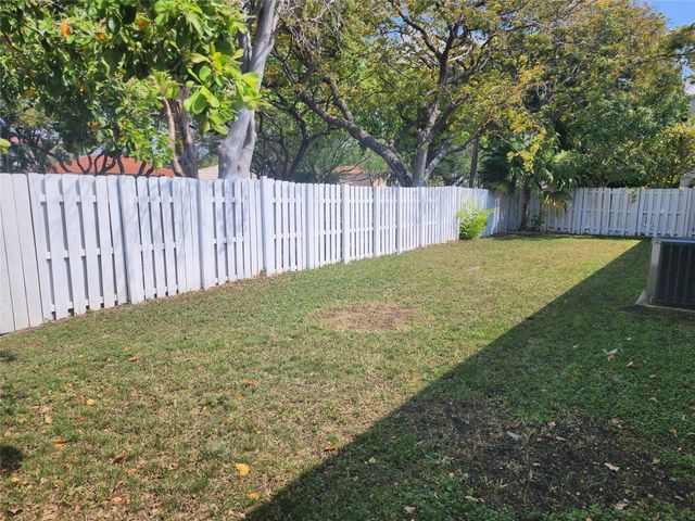 13955 Langley Place, Davie, FL 33325