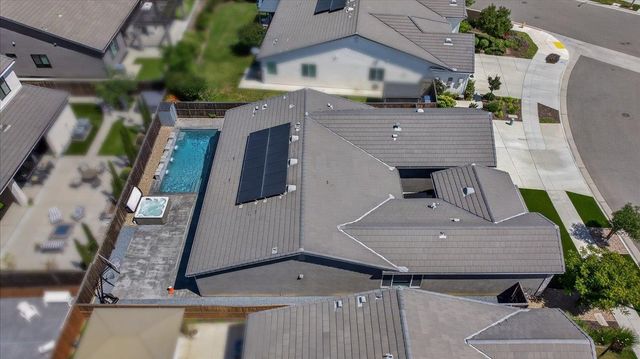 2086 N Phillip Avenue, Clovis, CA 93619