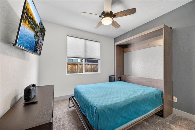 2086 N Phillip Avenue, Clovis, CA 93619