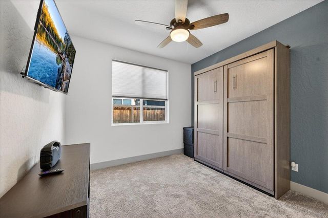 2086 N Phillip Avenue, Clovis, CA 93619