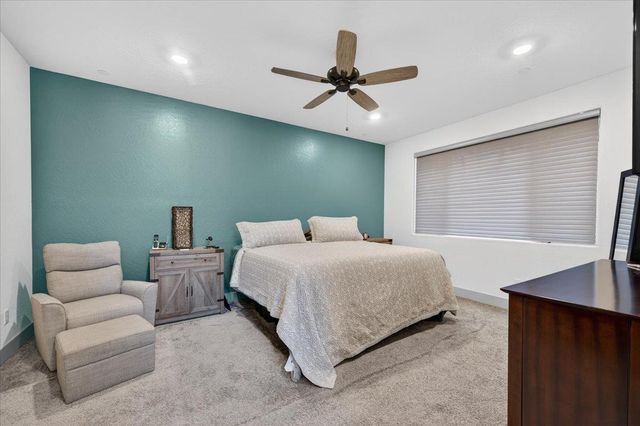 2086 N Phillip Avenue, Clovis, CA 93619