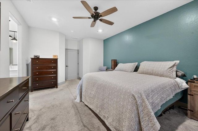 2086 N Phillip Avenue, Clovis, CA 93619
