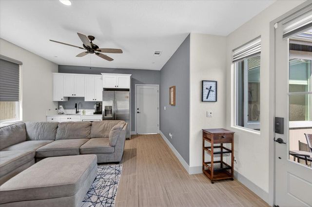 2086 N Phillip Avenue, Clovis, CA 93619