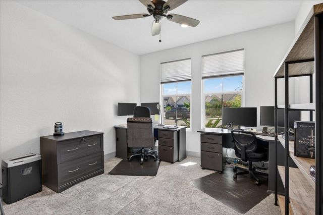 2086 N Phillip Avenue, Clovis, CA 93619