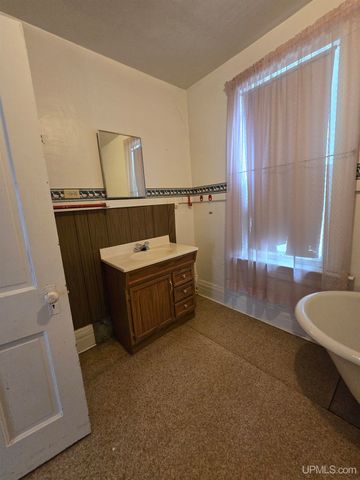 117 S Iroquois Street, Laurium, MI 49913