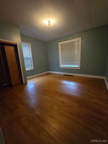 117 S Iroquois Street, Laurium, MI 49913