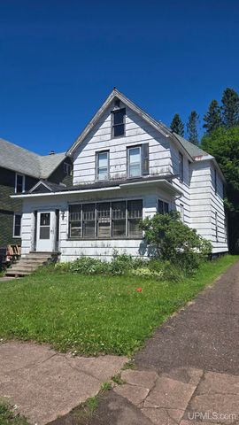 117 S Iroquois Street, Laurium, MI 49913