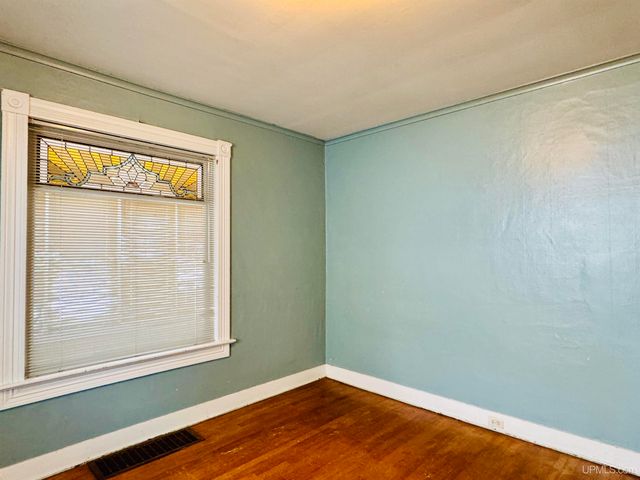 117 S Iroquois Street, Laurium, MI 49913