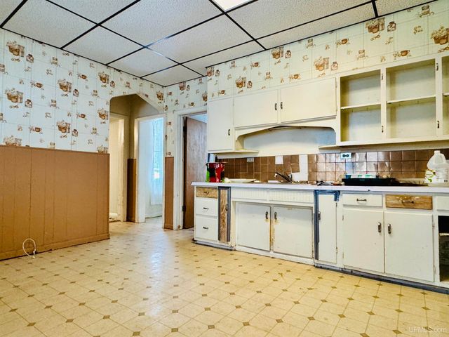 117 S Iroquois Street, Laurium, MI 49913