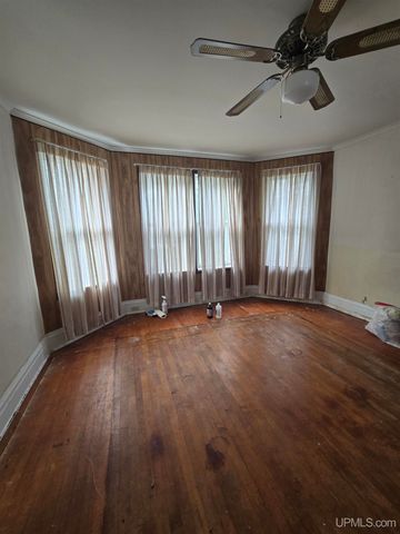 117 S Iroquois Street, Laurium, MI 49913