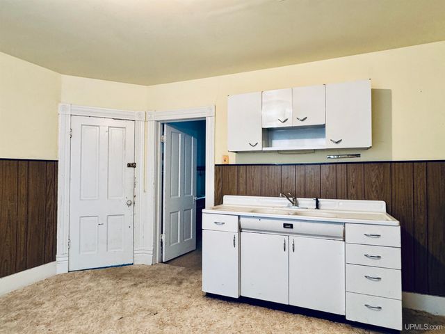 117 S Iroquois Street, Laurium, MI 49913