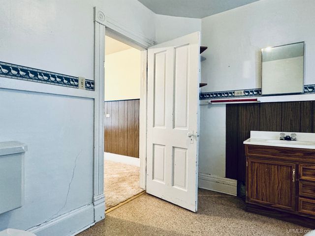 117 S Iroquois Street, Laurium, MI 49913