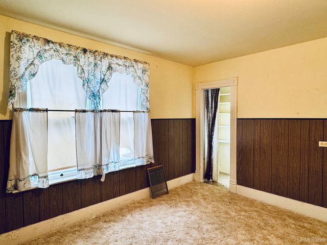 117 S Iroquois Street, Laurium, MI 49913