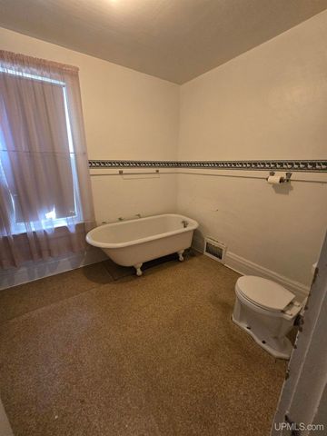 117 S Iroquois Street, Laurium, MI 49913