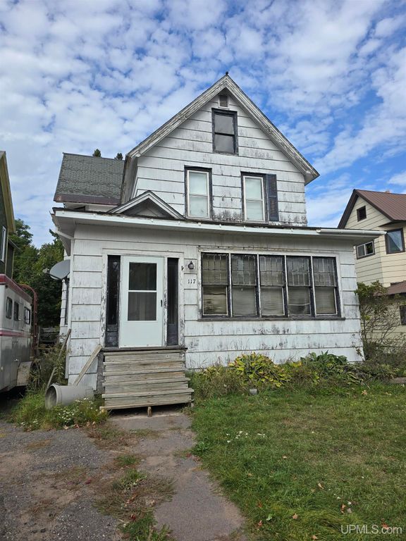 117 S Iroquois Street, Laurium, MI 49913