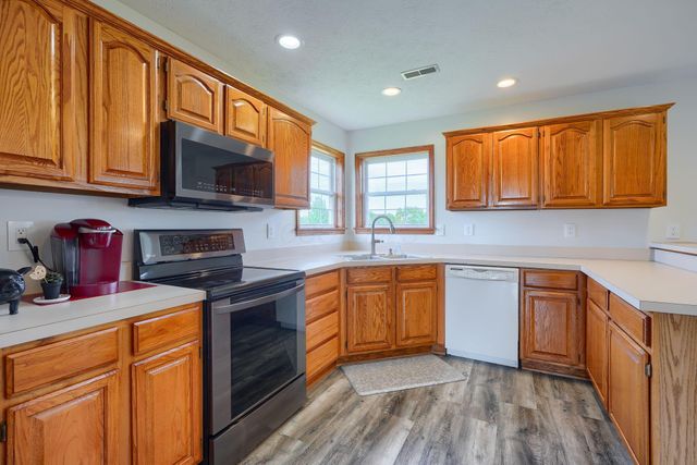 1502 Leonard Road NW, Baltimore, OH 43105