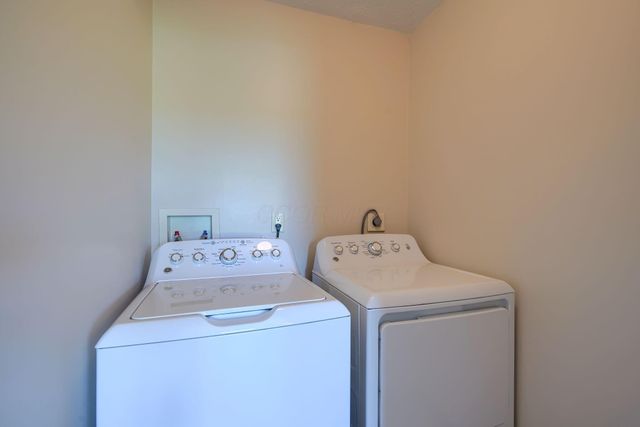 1502 Leonard Road NW, Baltimore, OH 43105