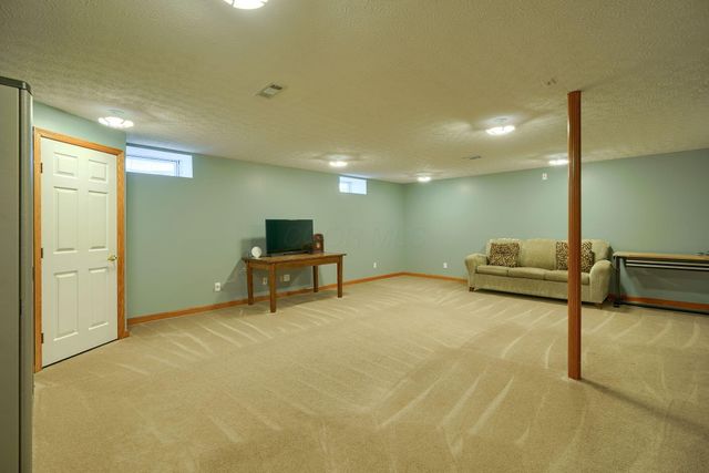 1502 Leonard Road NW, Baltimore, OH 43105