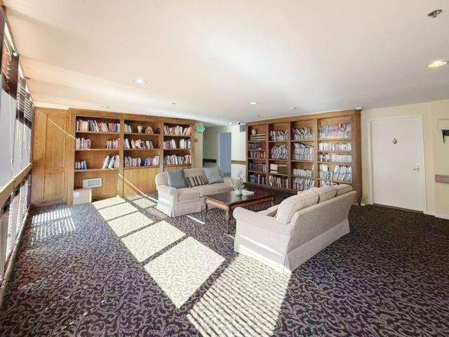 324 Catalpa Street 206, San Mateo, CA 94401