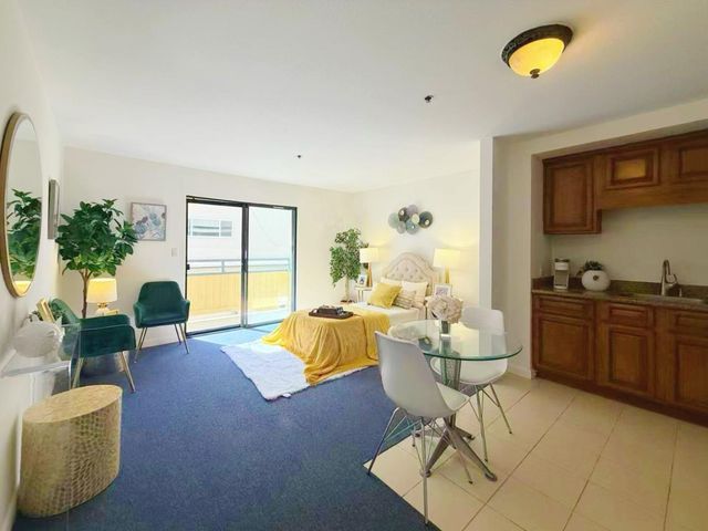 324 Catalpa Street 206, San Mateo, CA 94401