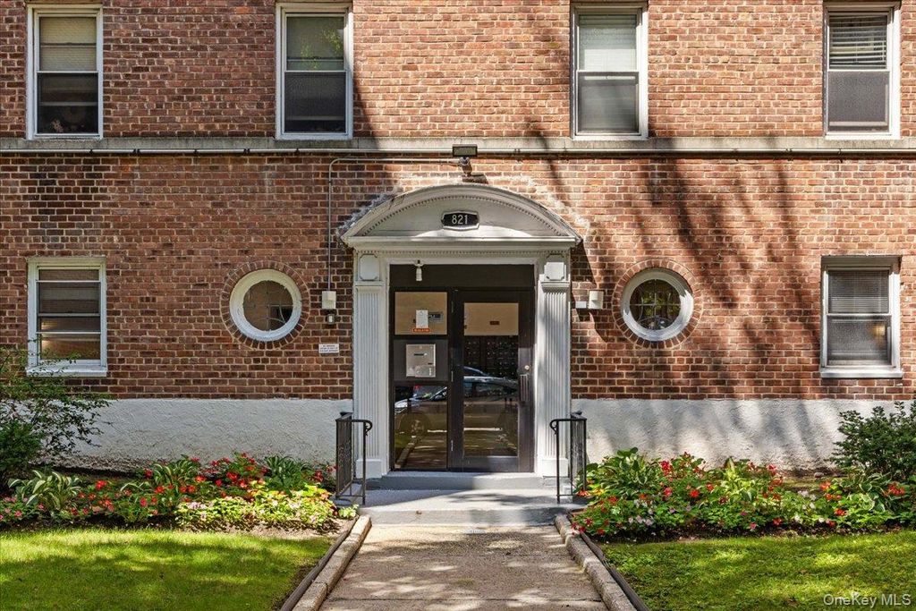 821 Bronx River Road 4D, Bronxville, NY 10708 — exterior