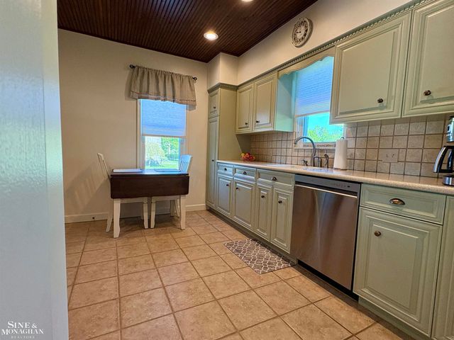 6281 Lindsey Road, China Twp, MI 48054