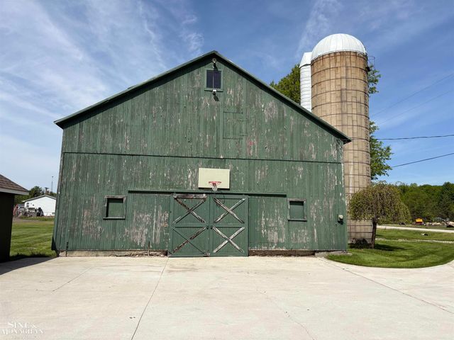 6281 Lindsey Road, China Twp, MI 48054