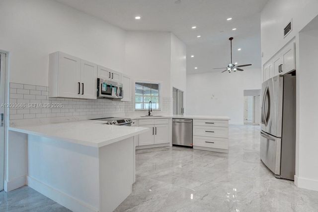 10791 SW 10th Place 0, Davie, FL 33324