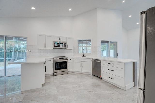 10791 SW 10th Place 0, Davie, FL 33324