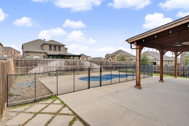 2215 Stanhill Drive, Corinth, TX 76210