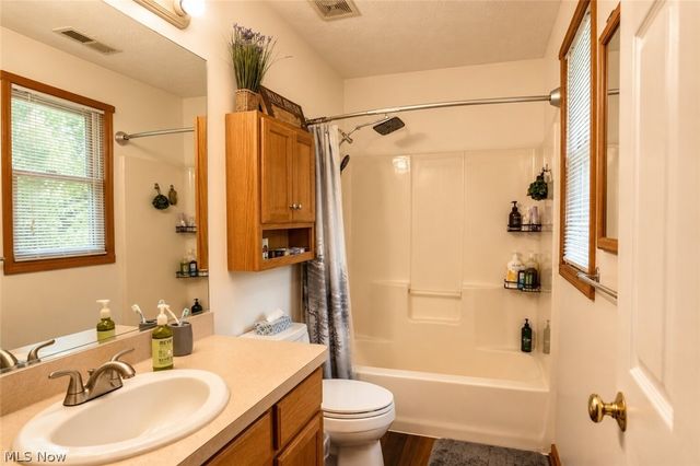 5856 Ridgeview Boulevard, North Ridgeville, OH 44039