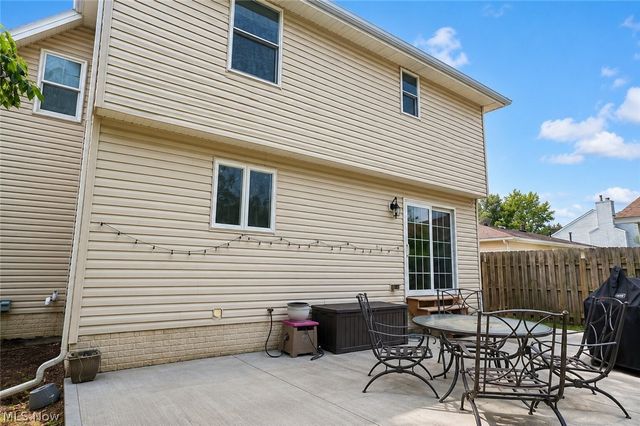 5856 Ridgeview Boulevard, North Ridgeville, OH 44039
