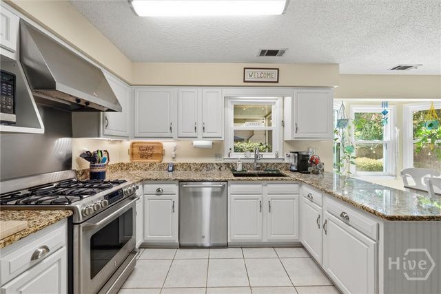2511 Salcedo Avenue, Savannah, GA 31406