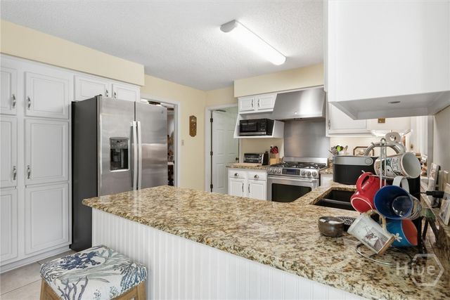 2511 Salcedo Avenue, Savannah, GA 31406