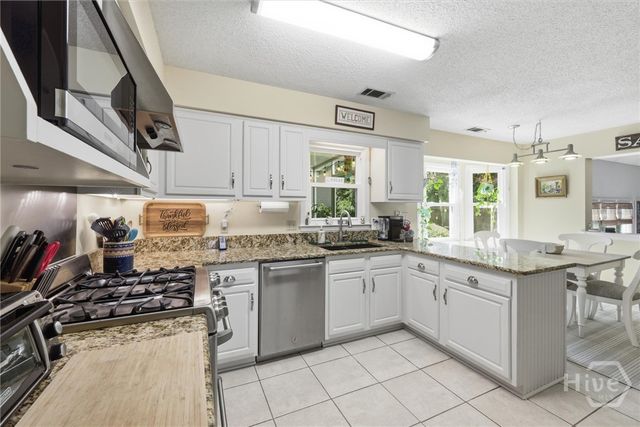 2511 Salcedo Avenue, Savannah, GA 31406