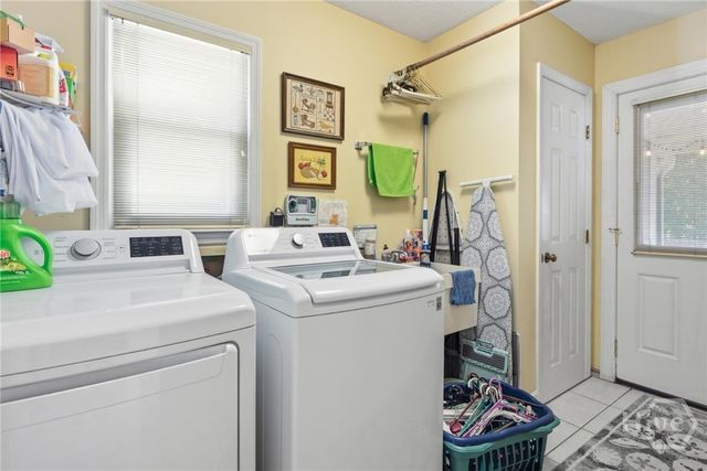 2511 Salcedo Avenue, Savannah, GA 31406