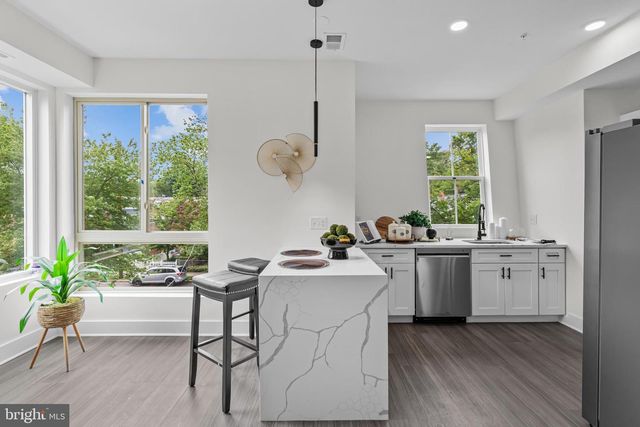 4312 HAYES ST NE, Washington, DC 20002