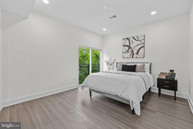 4312 HAYES ST NE, Washington, DC 20002