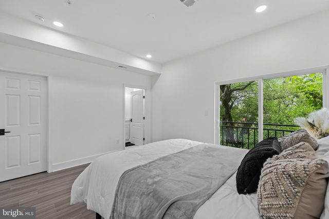4312 HAYES ST NE, Washington, DC 20002