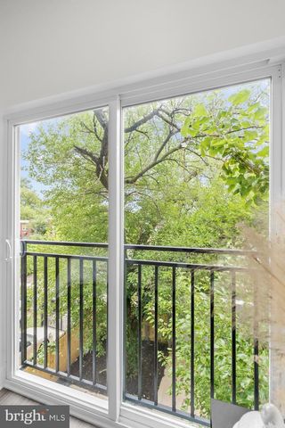 4312 HAYES ST NE, Washington, DC 20002