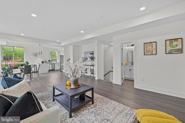 4312 HAYES ST NE, Washington, DC 20002