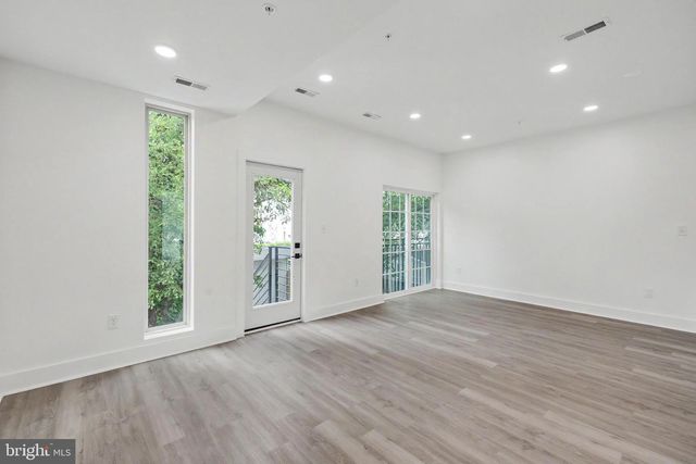 4312 HAYES ST NE, Washington, DC 20002