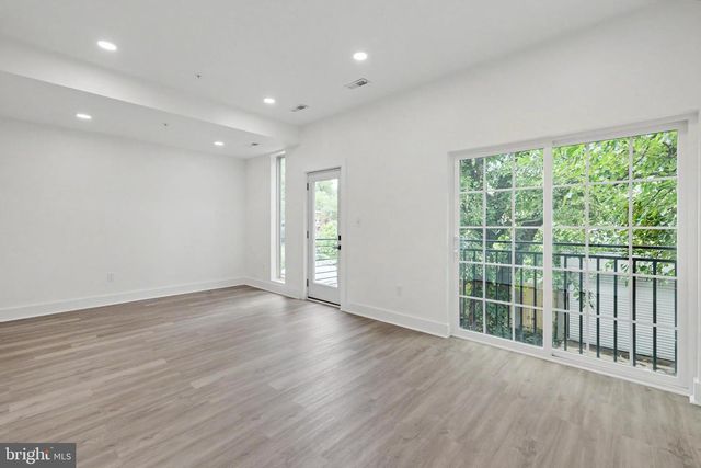 4312 HAYES ST NE, Washington, DC 20002