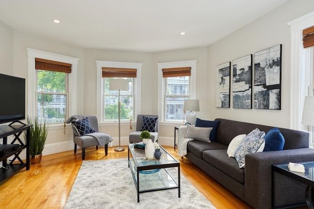 7 Vincent Avenue, Belmont, MA 02478
