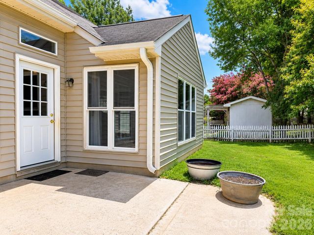 2855 Eagle View Place NW, Concord, NC 28027