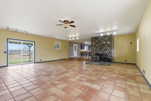 16216 2600 Road, Cedaredge, CO 81413