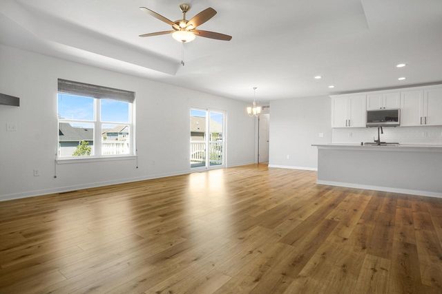 625 Mary WAY, Slinger, WI 53086