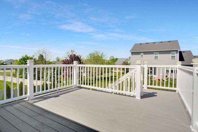 625 Mary WAY, Slinger, WI 53086