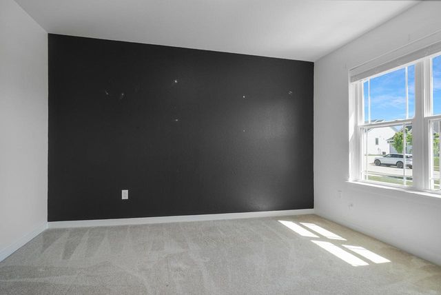 625 Mary WAY, Slinger, WI 53086