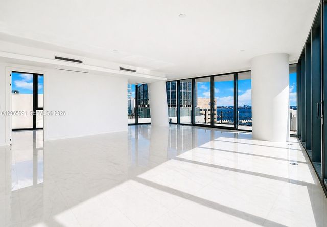 300 Biscayne Boulevard Way 4201E, Miami, FL 33131